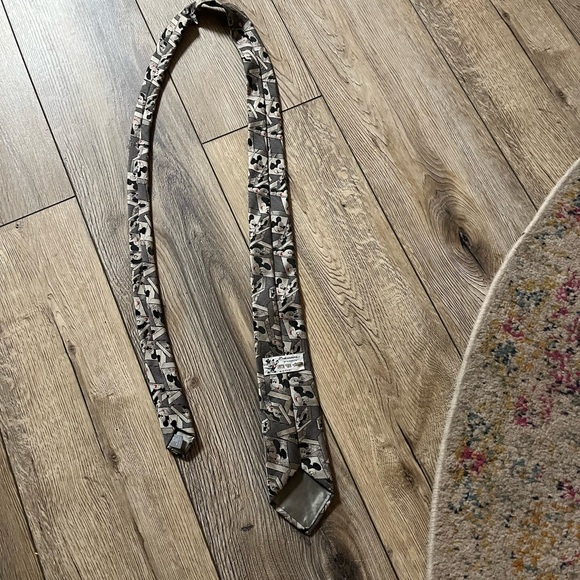 Officially licensed Mickey Mouse Disney neck tie. - Picture 3 of 4